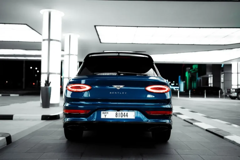Bentley Bentayga Blue Image_03