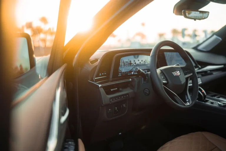 Cadillac Escalade ESV Black Image_03