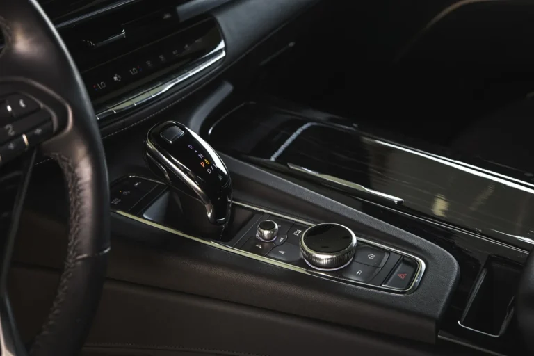 Cadillac Escalade White 2025 Image_07