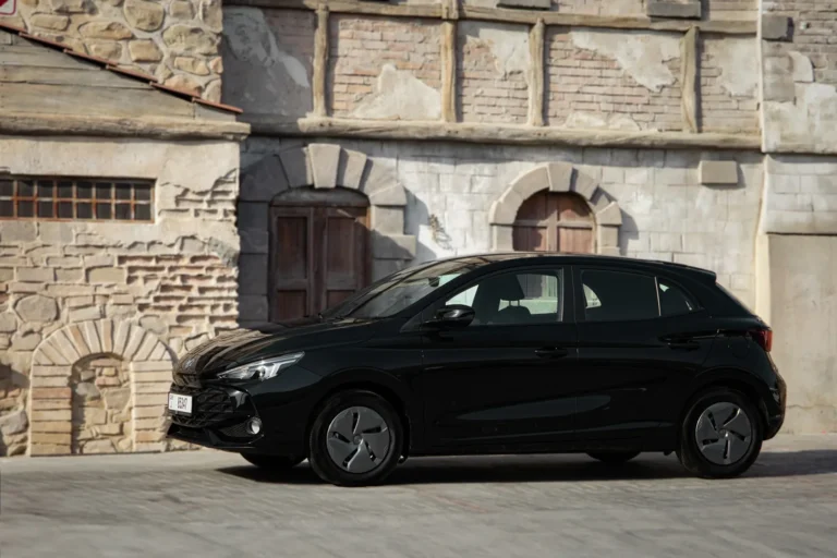 MG 3 Black 2025 Image_02