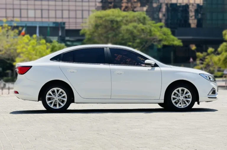 MG 5 White 2024 Image_03