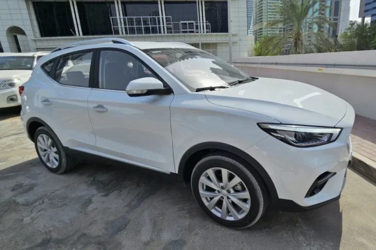 MG ZS Silver 2025 Image_01