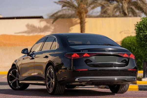 Mercedes E200 Image_01