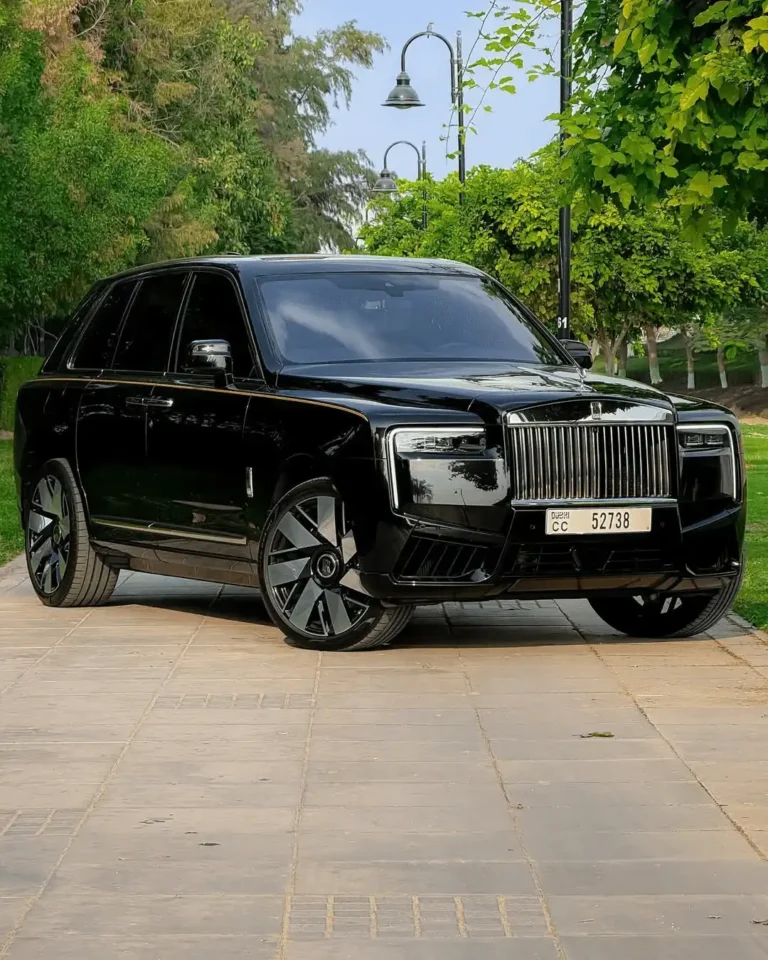 Rolls Royce Cullinan 2025 Cover Image