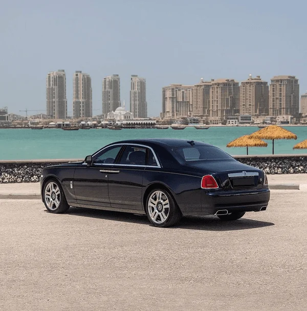 Rolls Royce Ghost Black Image_02