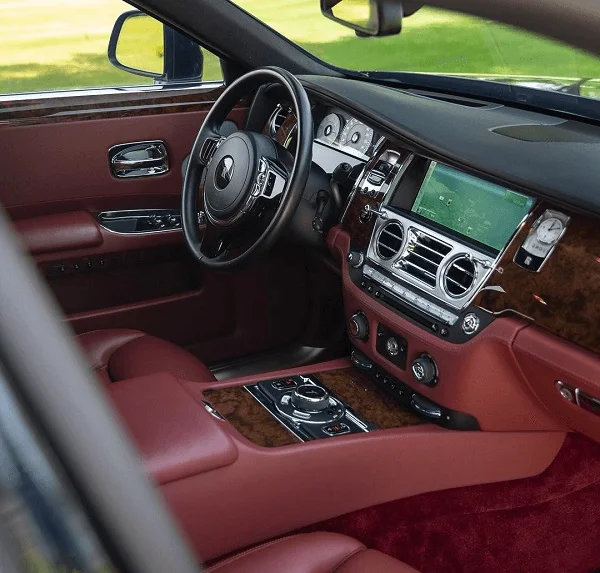 Rolls Royce Ghost Black Image_03