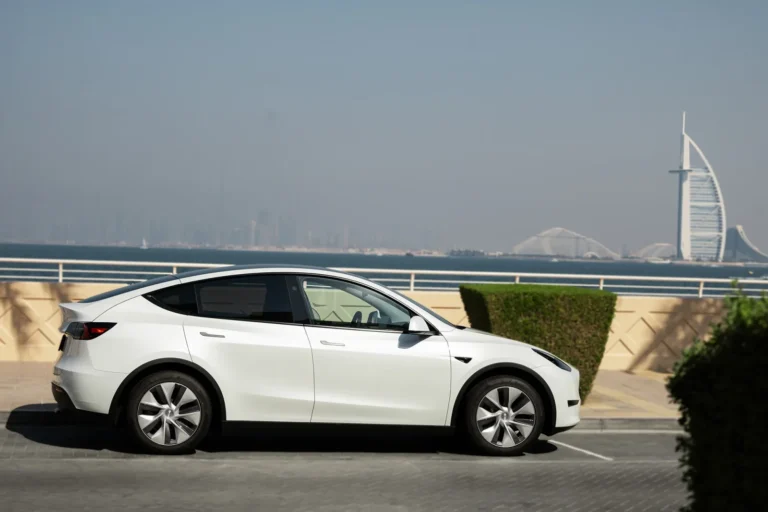 Tesla Model Y White Image_02