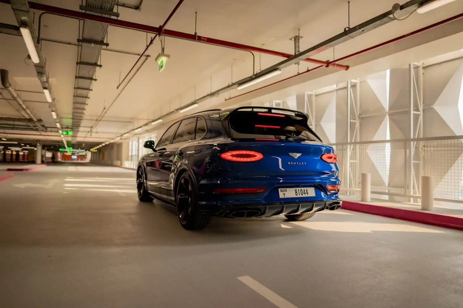 Bentley Bentayga Blue Image_01