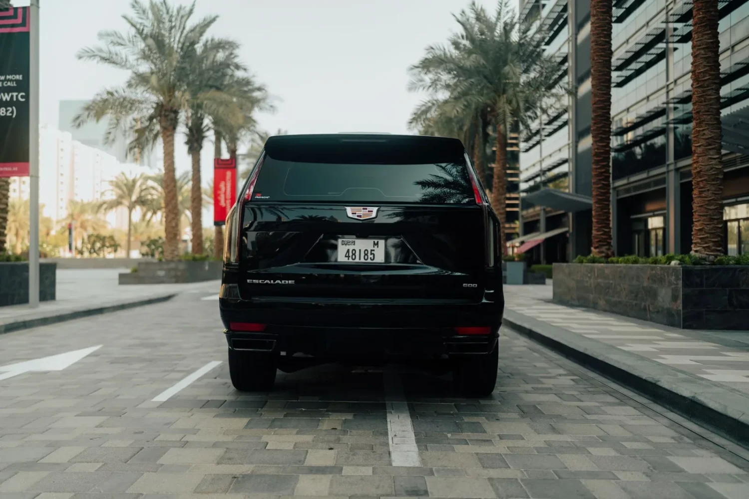 Cadillac Escalade Black 2023 Image_02