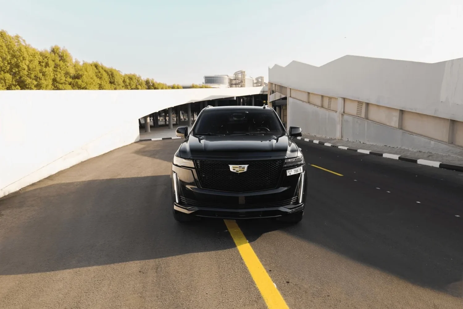 Cadillac Escalade Platinum Sport Image_01