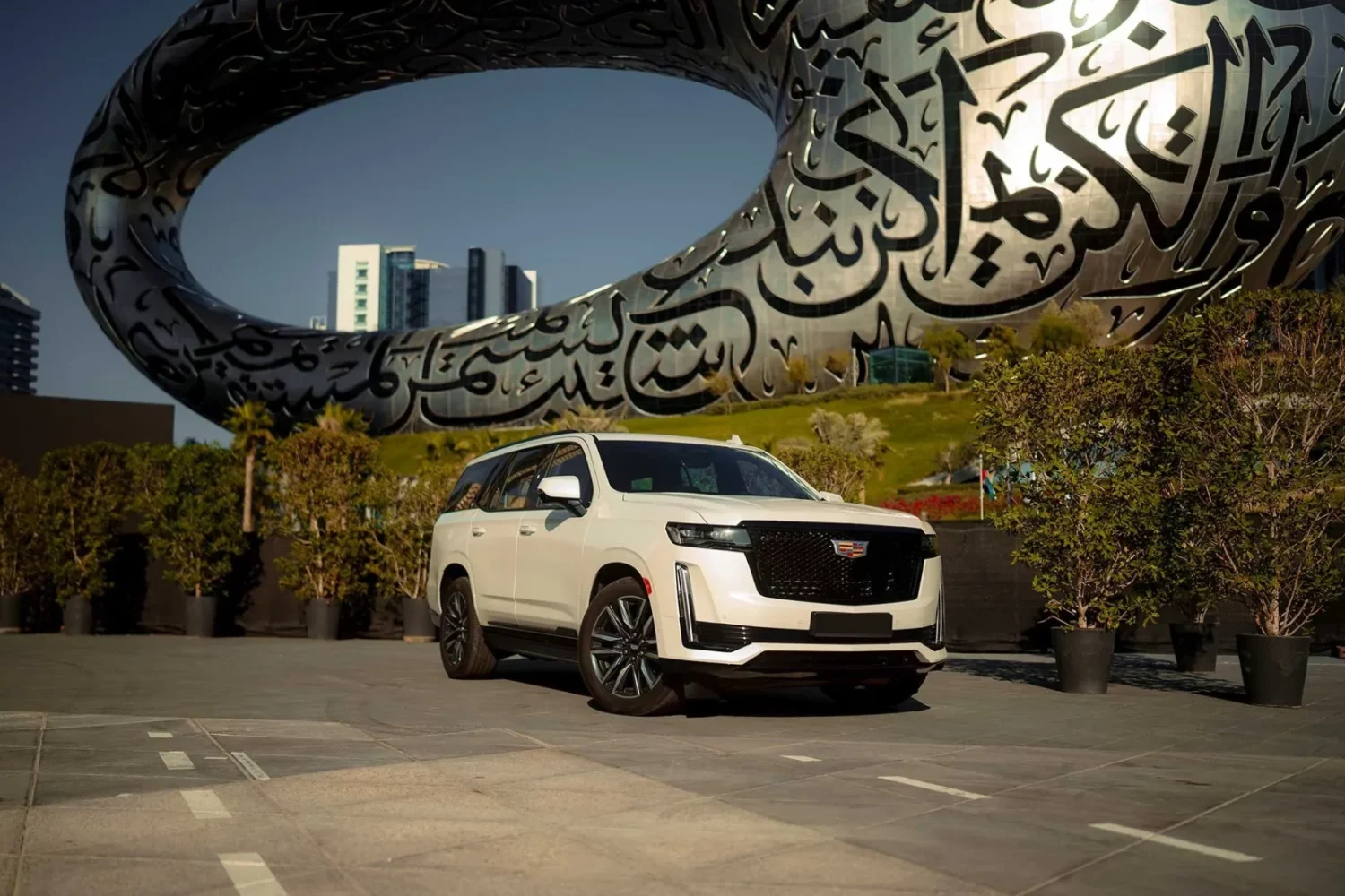Cadillac Escalade White 2021 Image_02