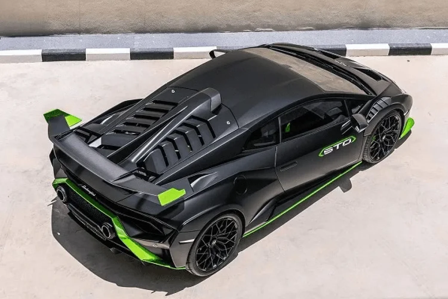 Lamborghini STO Image_02