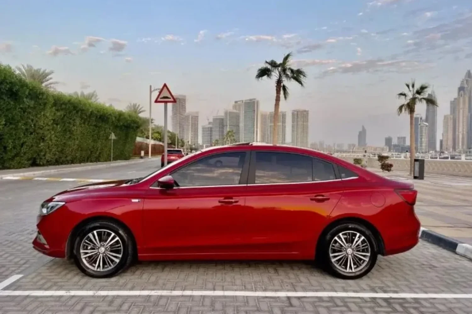 MG 5 Full Option Red Image_01