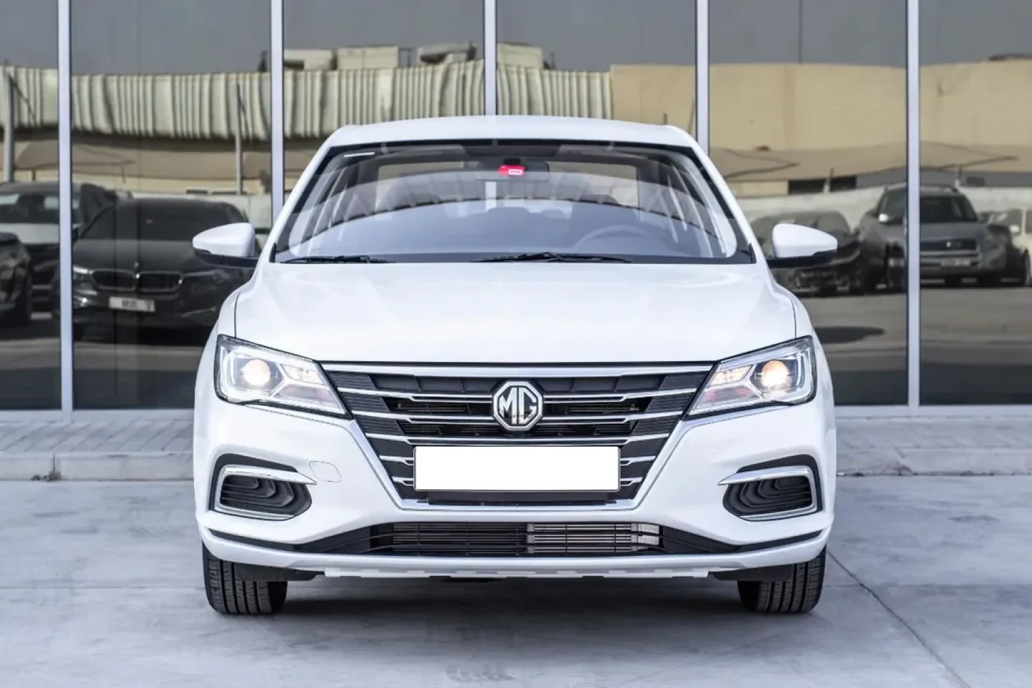 MG 5 White 2024 Image_02