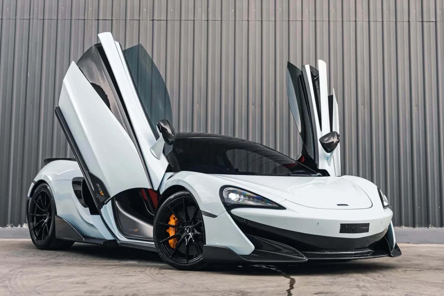 McLaren 600LT White Cover Image