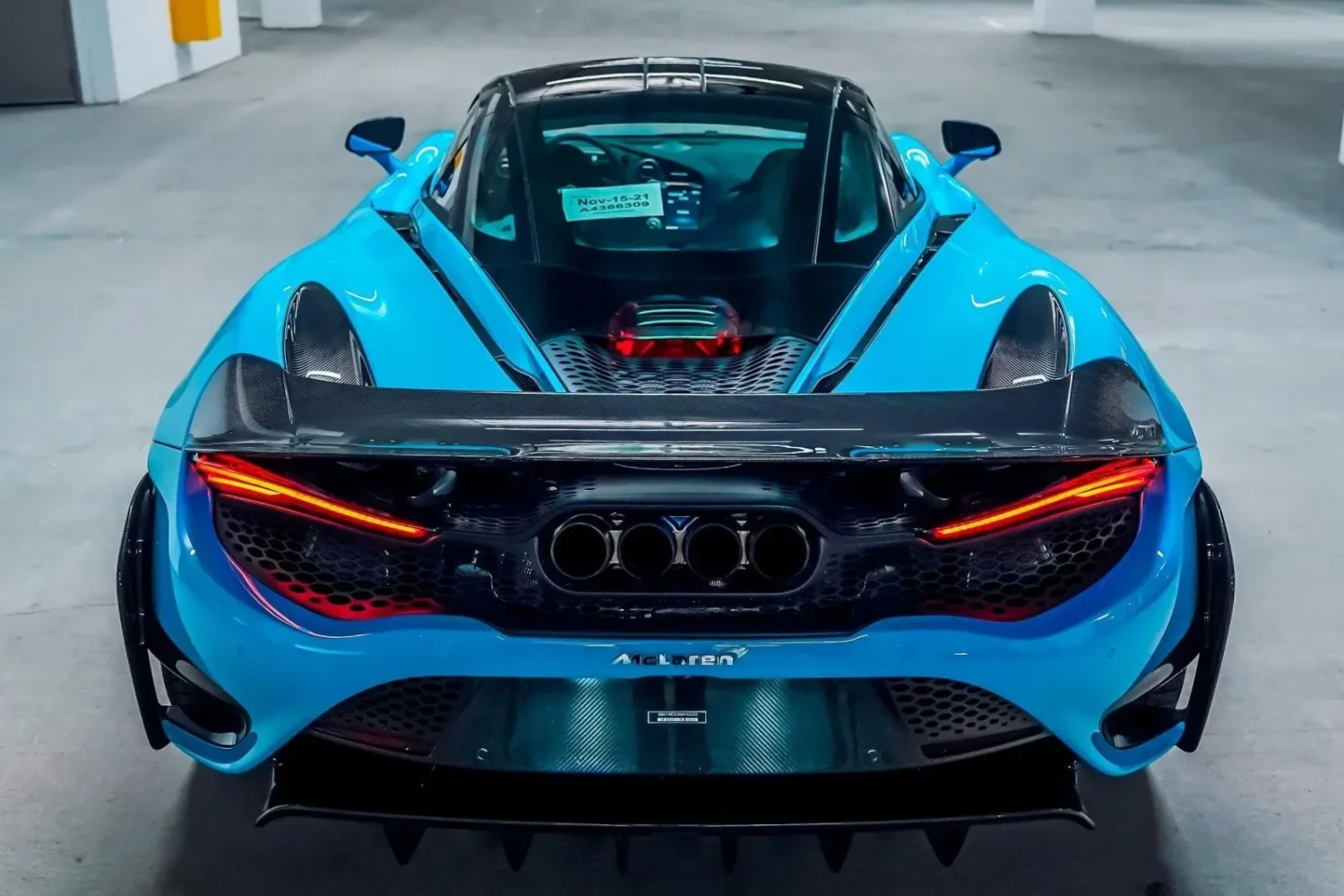 McLaren 765LT Blue Image_02