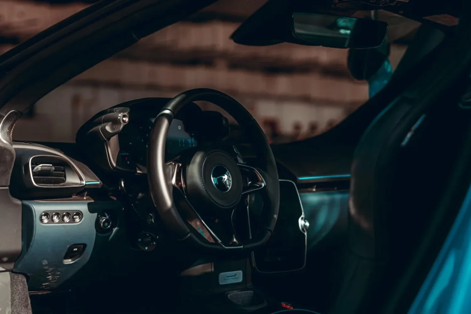 McLaren Artura Cyan Image_02