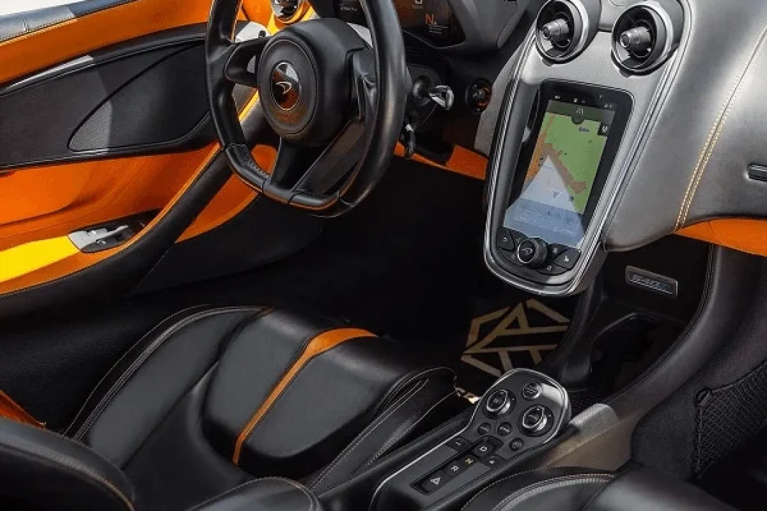 Mclaren 720S Spyder Image_02