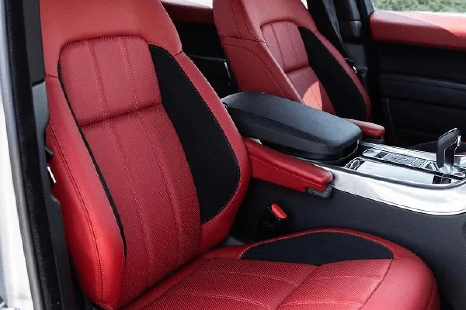 Range Rover Sport HSE Image_04