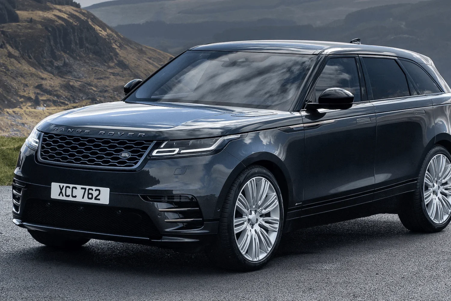 Range Rover Velar R Dynamic Image_04