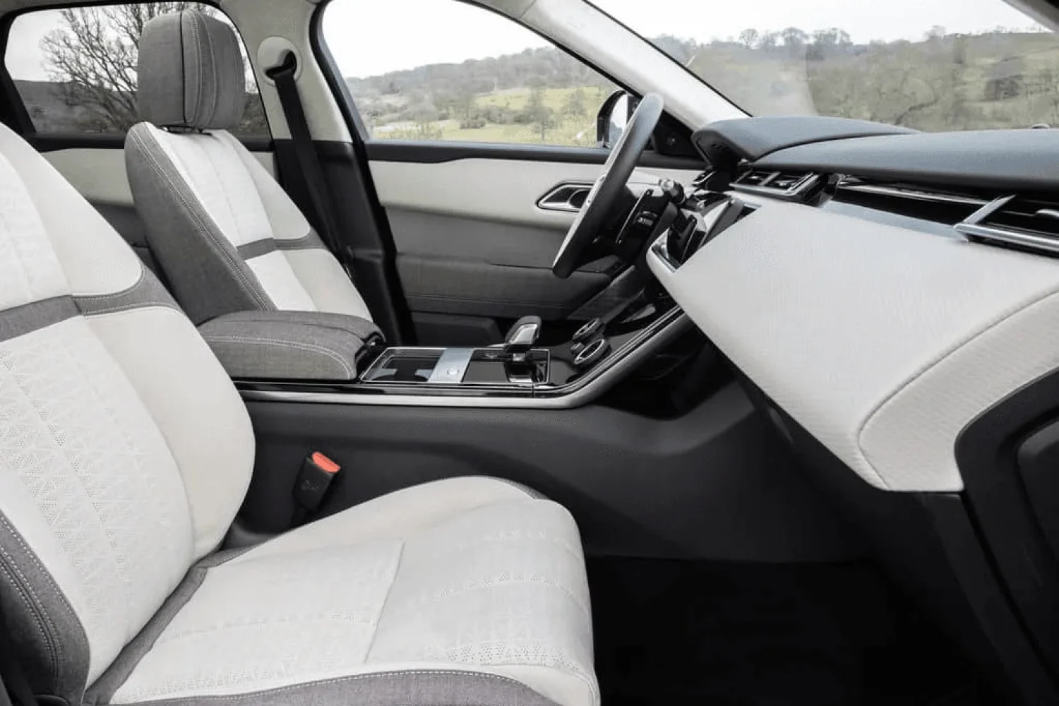 Range Rover Velar R Dynamic Image_06