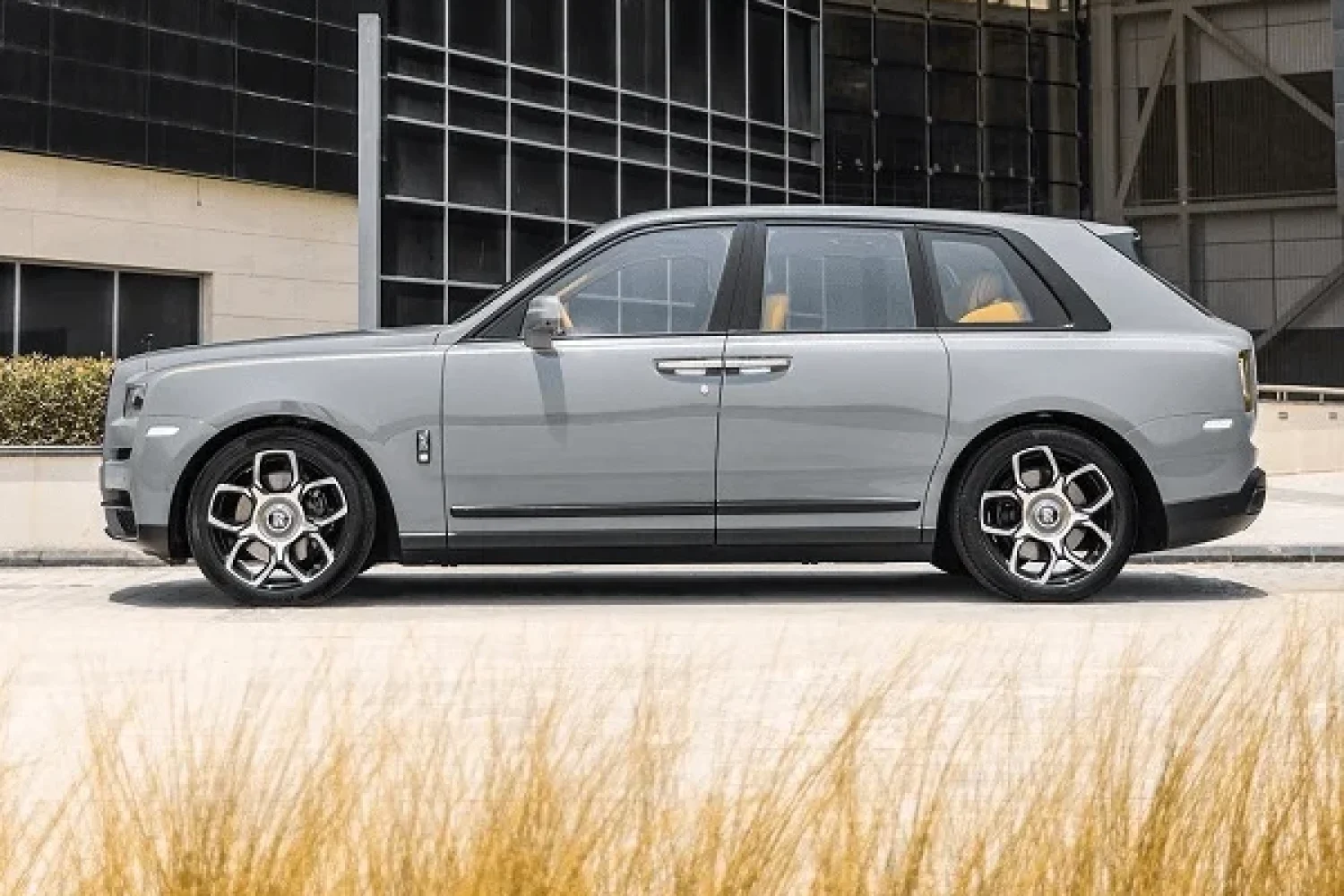 Rolls Royce Cullinan Black Badge Image_01