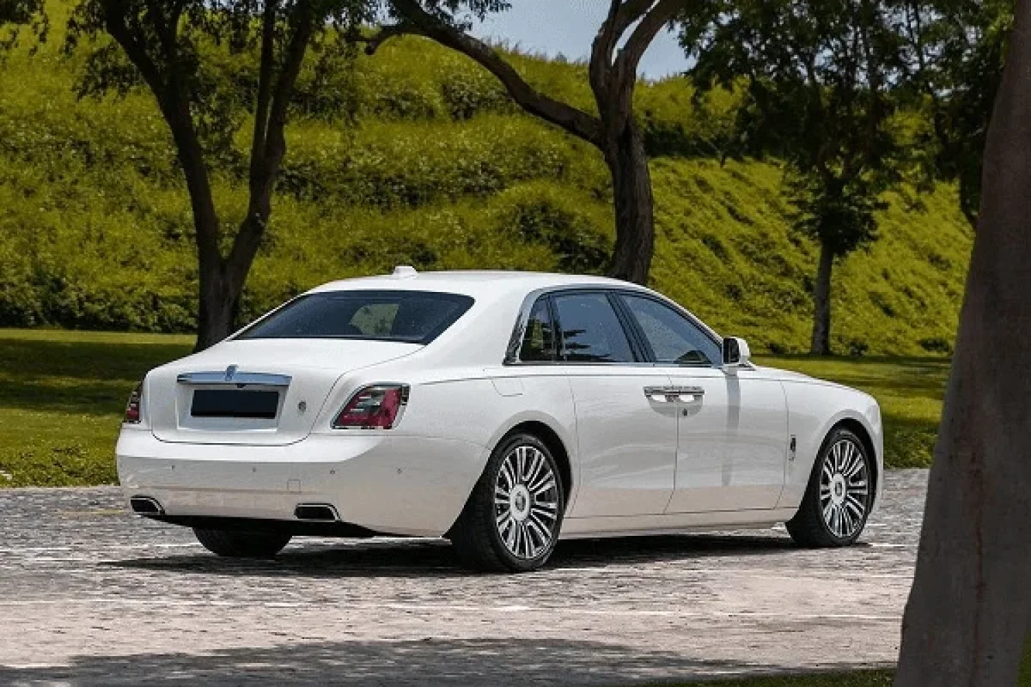 Rolls Royce Ghost Image_01